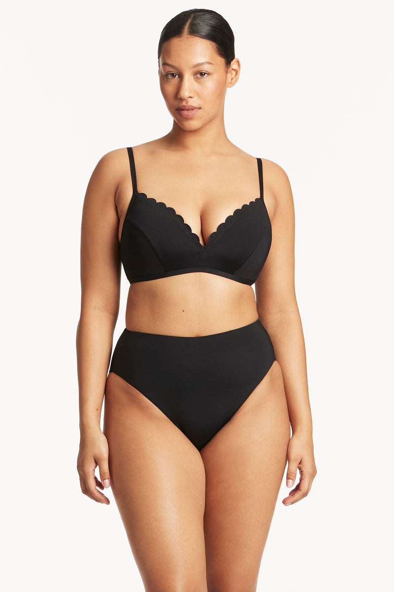 Scallop D/DD Moulded Cup Bralette – Black – Sea Level Australia